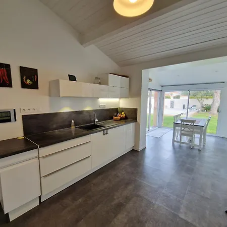 Avec Piscine A 15 Min De La Rochelle, Proche Plages Et Commerces - Fr-1-706-13 度假居