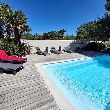 度假居 Avec Piscine A 15 Min De La Rochelle, Proche Plages Et Commerces - Fr-1-706-13 滨海昂古兰