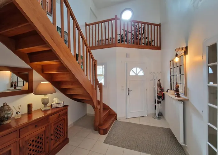 Avec Piscine A 15 Min De La Rochelle, Proche Plages Et Commerces - Fr-1-706-13 Feriehus