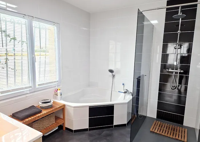 Avec Piscine A 15 Min De La Rochelle, Proche Plages Et Commerces - Fr-1-706-13 Angoulins-sur-Mer