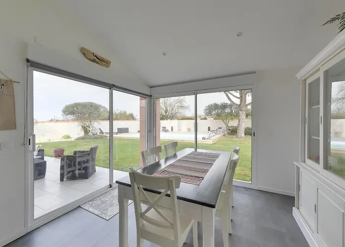 Avec Piscine A 15 Min De La Rochelle, Proche Plages Et Commerces - Fr-1-706-13 *